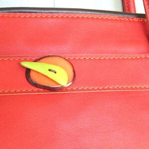 Mignon Rouge Coins Noirs