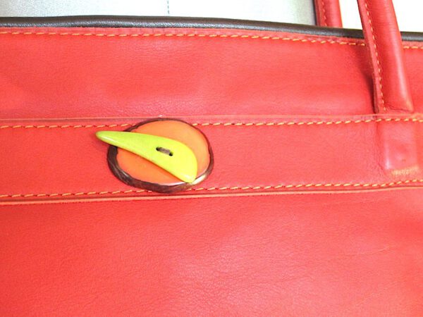 Mignon Rouge Coins Noirs