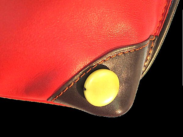 Mignon Rouge Coins Noirs