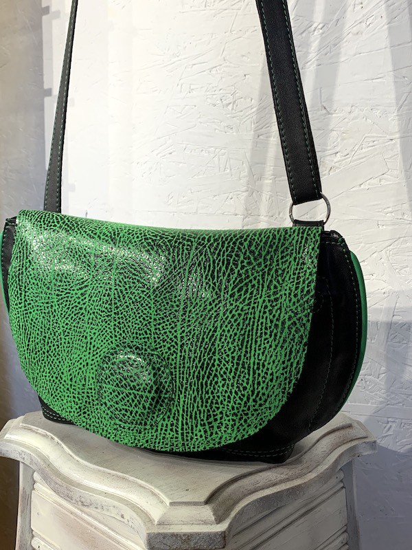 La Besace d'Ivy, Motif Verts sur fond Noir
