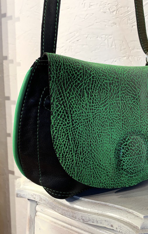 La Besace d'Ivy, Motif Verts sur fond Noir