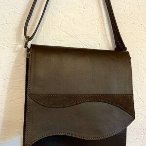 Pochette Plate Marron décors peau retournée