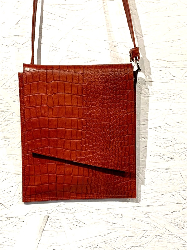 Pochette Plate Rouge motif reptile
